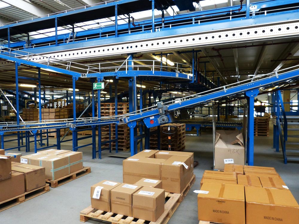 warehouse-conveyor-belt